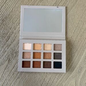 SKKN by Kim Classic mattes eyeshadow palette